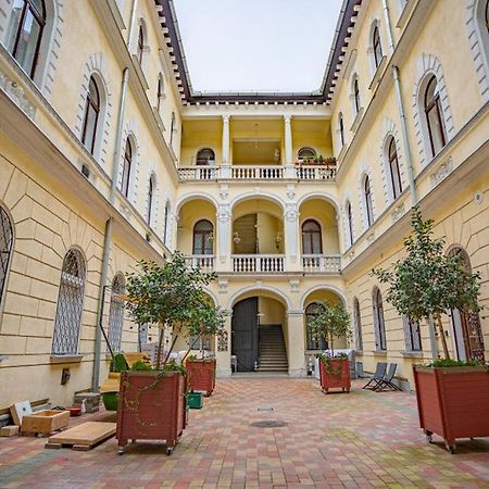 Cosy Gallery Flat In Akacfa St. Budapest Exterior photo